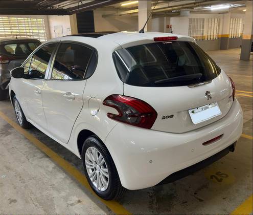 PEUGEOT 208 1.2 ALLURE 12V FLEX 4P MANUAL